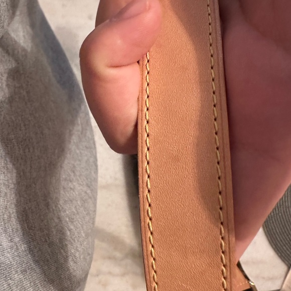 Louis Vuitton Monogram Bumbag, rare condition with light vachetta leather! - Picture 6 of 14